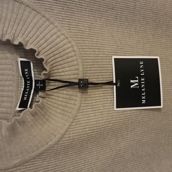 BNWT Cream sleeveless top - Picture 2 of 2